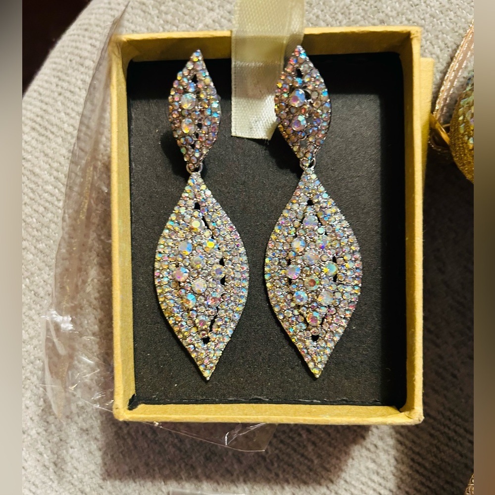 FREE rhinestone earrings with purchase of shoes, sz 5 rhinestone ballet flats - Picture 7 of 8